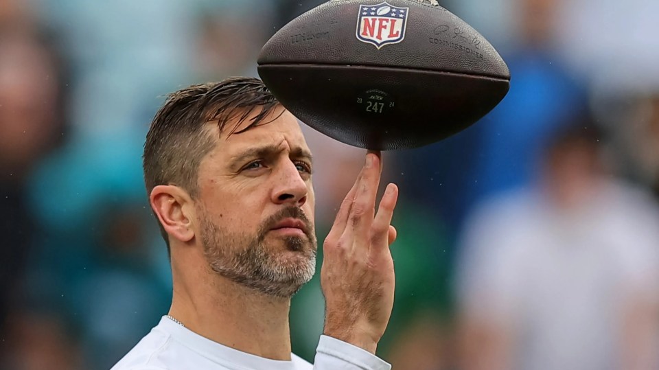 Read more about the article Aaron Rodgers’ Steelers decision is $30m ego move and doesn’t move Super Bowl needle for him or Mike Tomlin