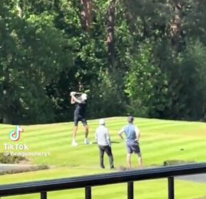 Read more about the article Peter Crouch begs fans not to share hilarious footage of England cult hero playing different sport