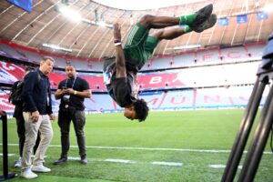 Read more about the article ‘Lock that in’ – Usain Bolt makes surprise offer to IShowSpeed during live stream