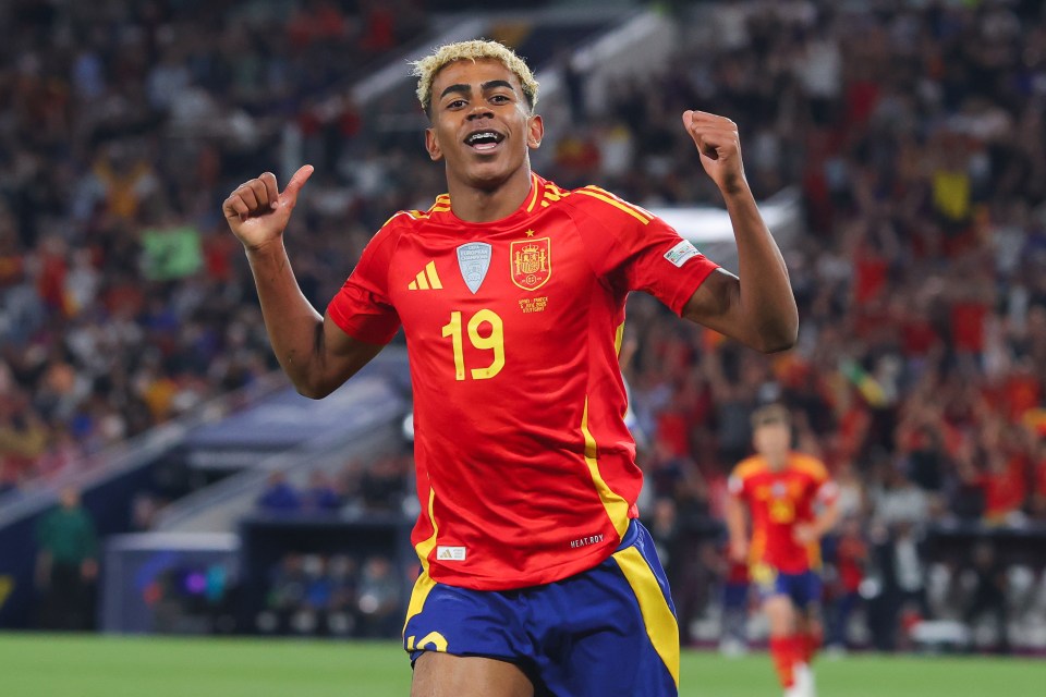 Read more about the article Lamine Yamal inflicts unwanted 56-year first on France as Kylian Mbappe and co. shell-shocked