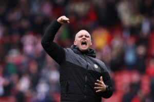 Read more about the article Liam Manning leaves Bristol City to join Championship rivals after play-off heartbreak