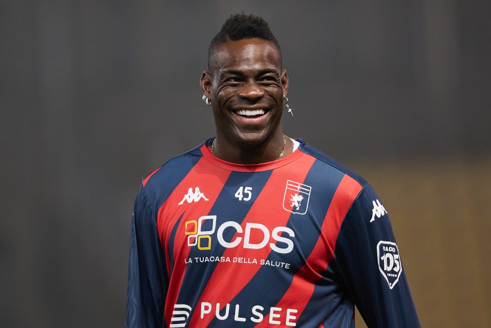 Read more about the article Mario Balotelli makes surprise return to England alongside Premier League legend