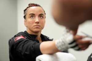 Read more about the article UFC fighter who suffered seizure which saw fight cancelled issues statement after rival’s criticism