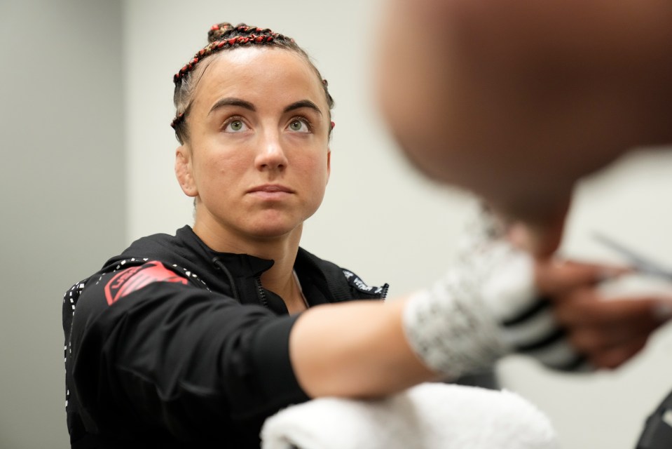 You are currently viewing UFC fighter who suffered seizure which saw fight cancelled issues statement after rival’s criticism