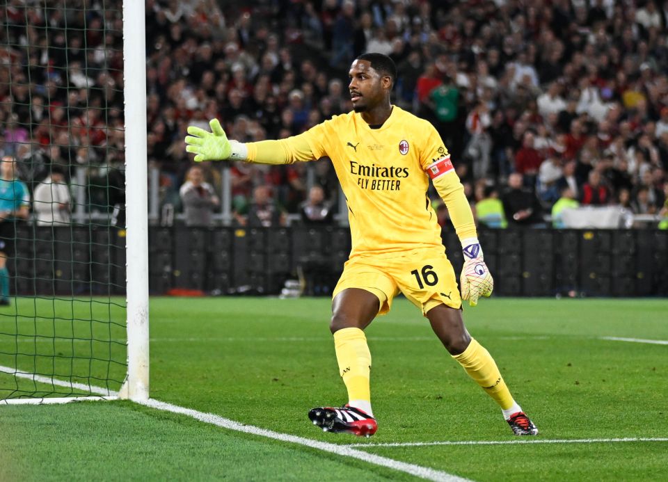 You are currently viewing Chelsea make transfer approach to AC Milan for goalkeeper Mike Maignan
