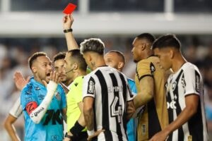 Read more about the article ‘Forgive me’ – Neymar speaks out after bizarre moment in possible Santos farewell