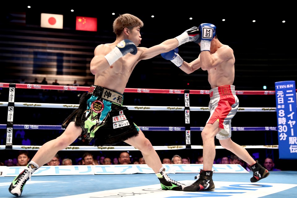 You are currently viewing Four-weight world champion forced to retire from boxing aged 29 after suffering career-ending injury
